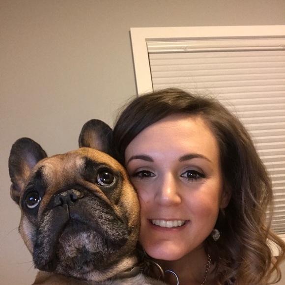 Meet your Posher, Britni - Picture 1 of 1